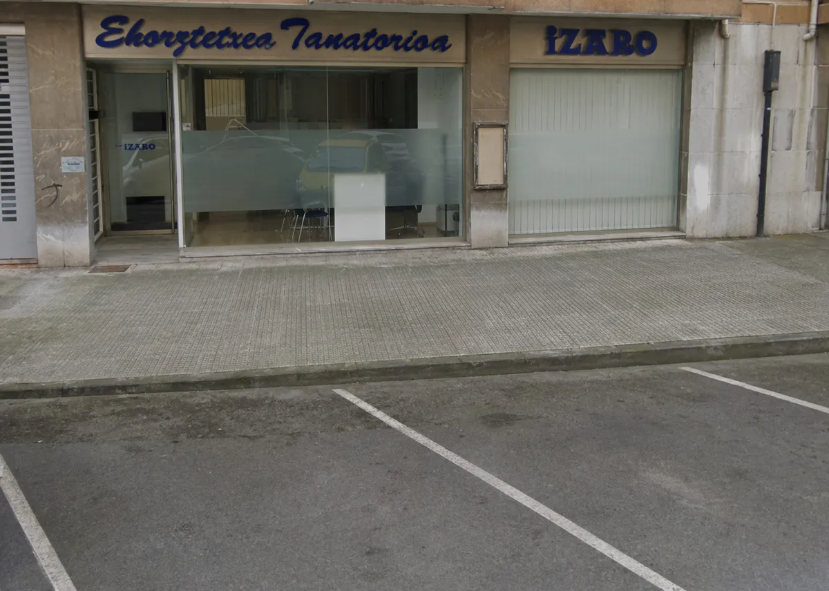 Fachada del Tanatorio Izaro de Bermeo