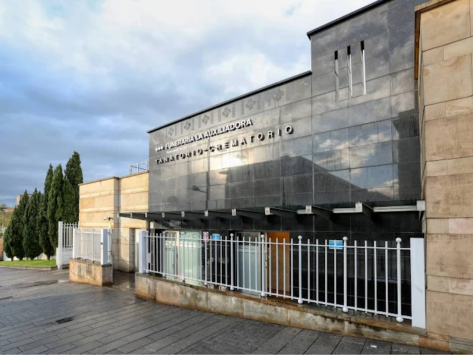 Fachada del Tanatorio La Auxiliadora de Portugalete